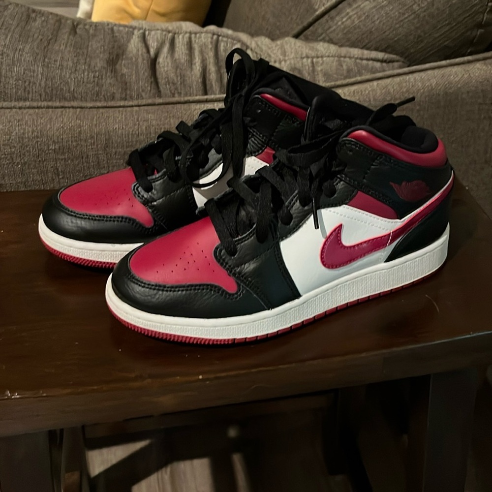 Nike Jordan 1 Mid Bred Toe